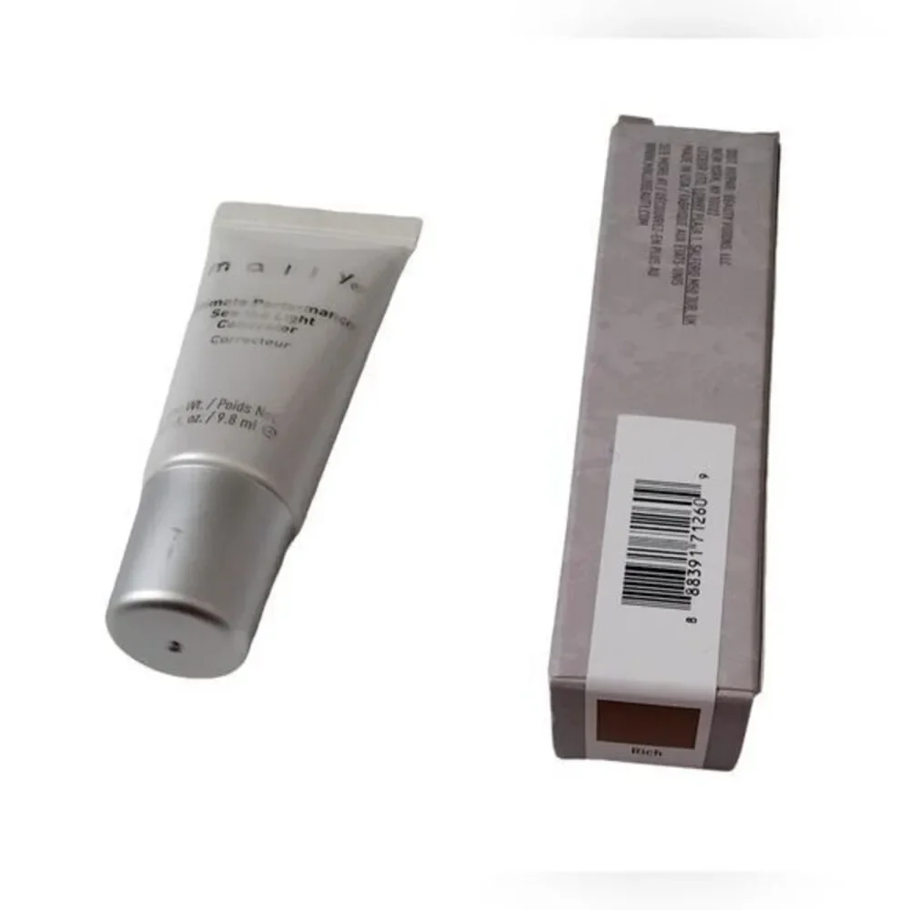 Mally Beauty's Ultimate‎ Performance See the Light Concealer in the shade 